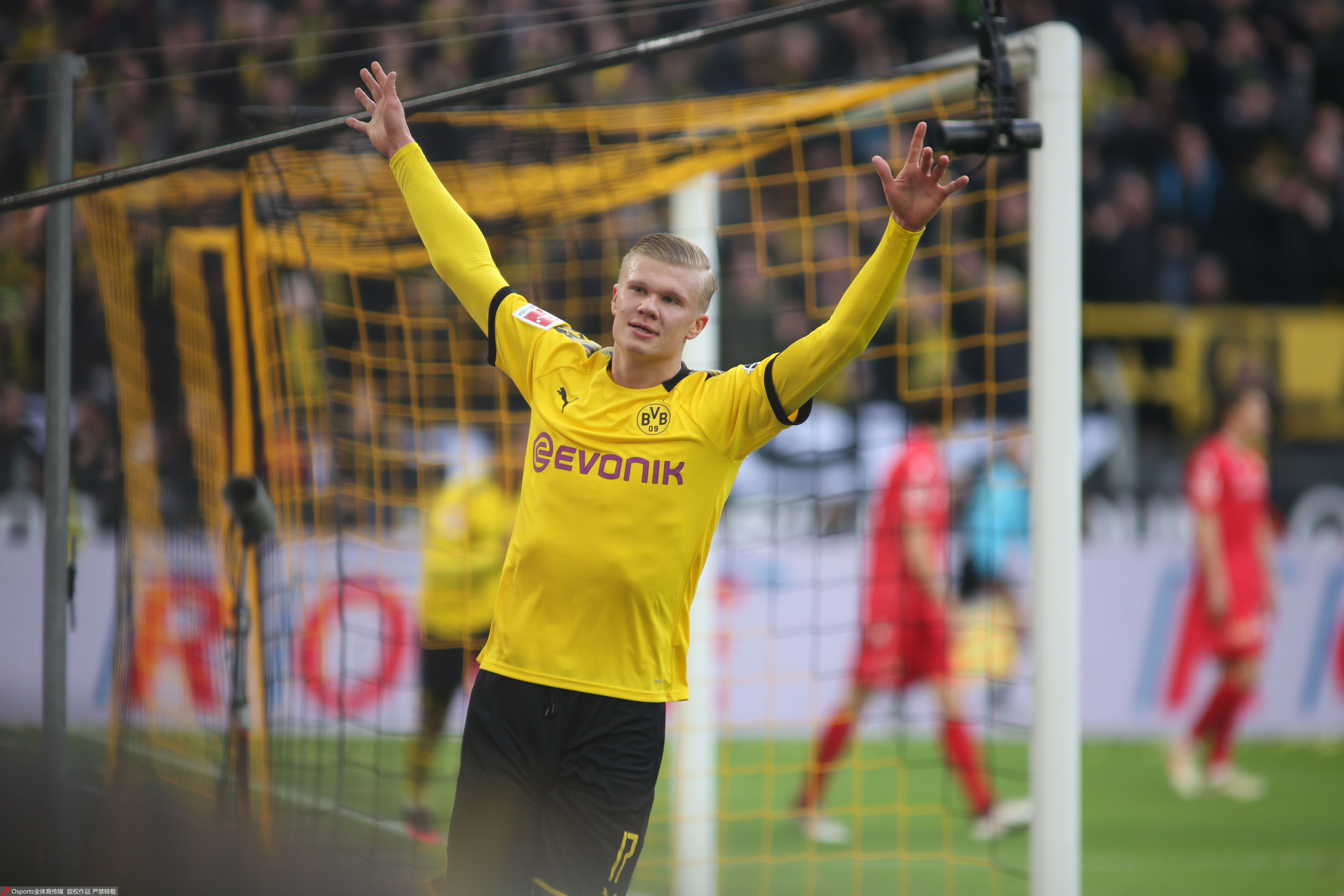 警惕憎恶智能！《战锤》发行商GW财报明确“禁AI”