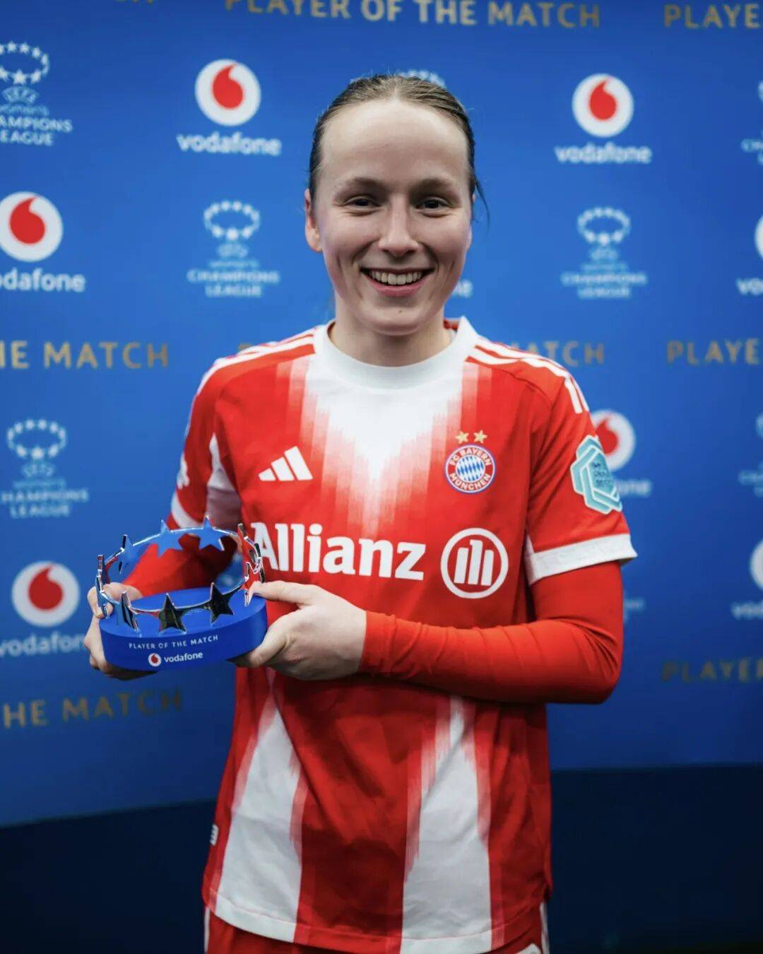 舒尔茨双响 尼斯主场击败里昂