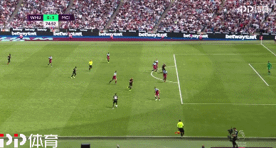 库里与巴特勒双双砍下30+分，勇士却连败三场，外线命中率惨淡令人心痛